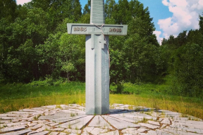 Фотофакт. Под Островцом снесли крест в честь восстания Калиновского