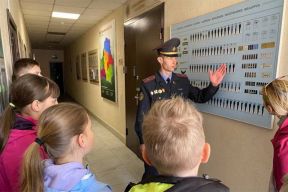 Почему «усиление бдительности сторожевой охраны в школах» на фоне инцидентов в России вызывает вопросы